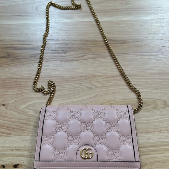 Gucci Light Pink Crossbody Bag with Gold Chain - Picture 1 of 5
